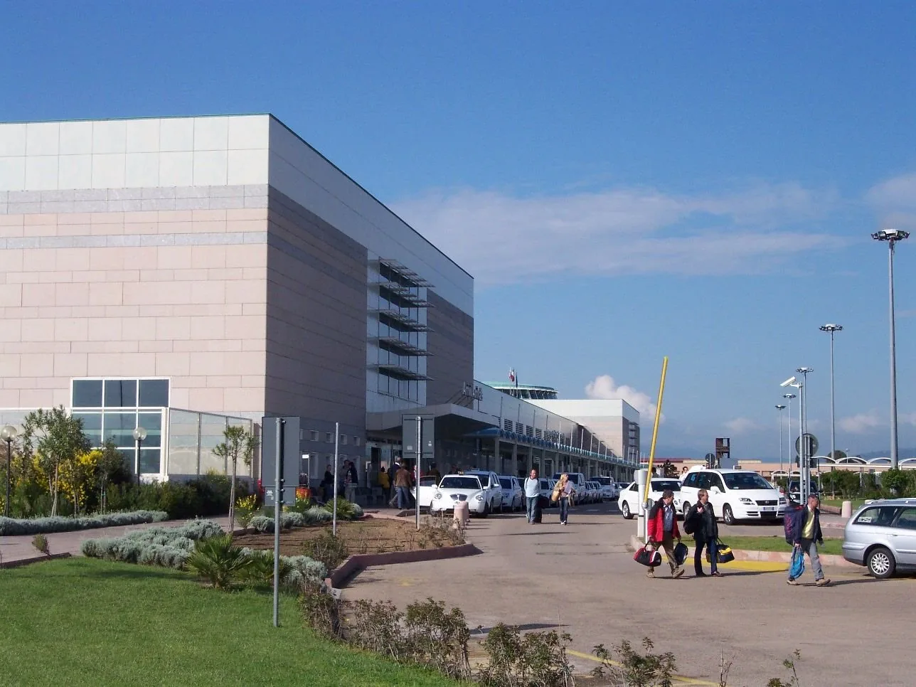 Il terminal passeggeri dell'aeroporto di Olbia Costa Smeralda